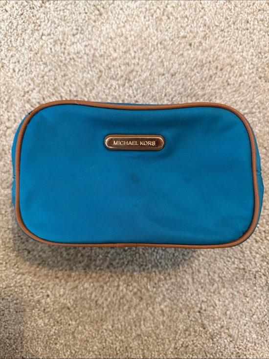 Michael Kors Handbags - Michael Kors Cosmetic Pouch
